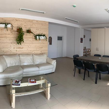 Hotel Nova Residence Popesti-Leordeni 외부 사진
